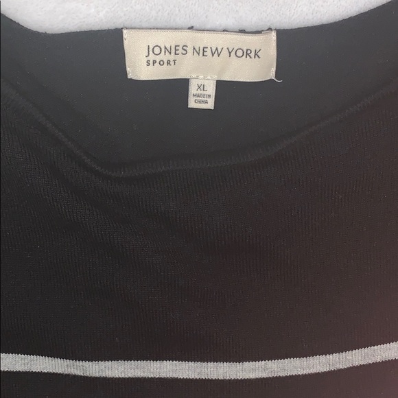 Grey and black stripe light sweater - Picture 3 of 3